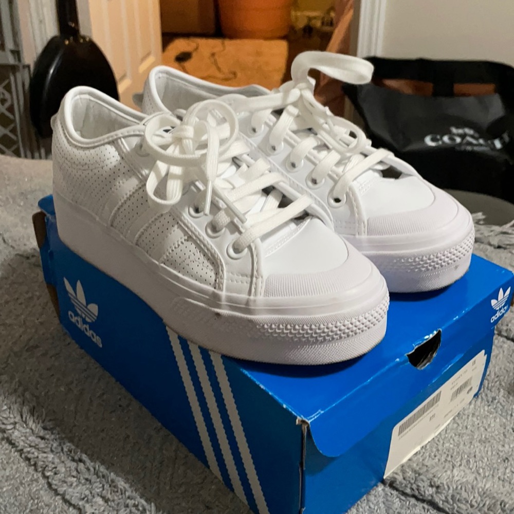 Adidas women’s size 7 1/2